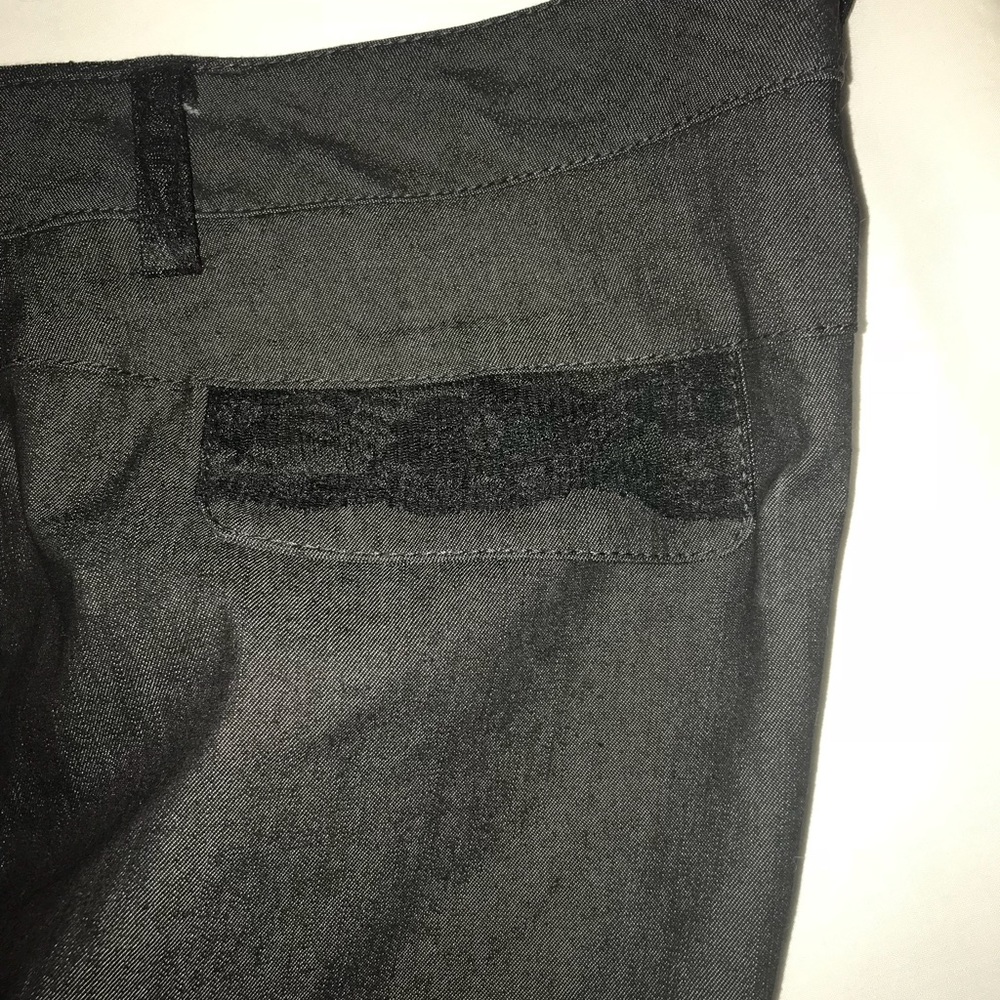 Larry Levine charcoal grey stretch capris - Picture 4 of 5